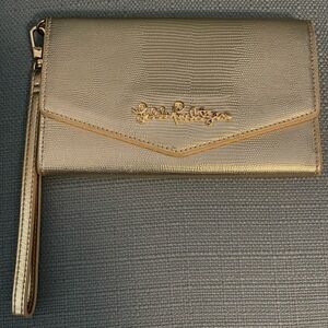 Lilly Pulitzer Gold Wristlet Clutch. Excellent condition.